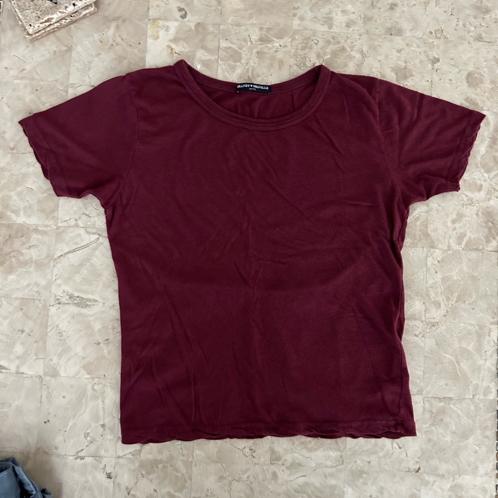 Brandy Melville Mason T-Shirt Short Sleeves (One Size) Women’s Color Maroon